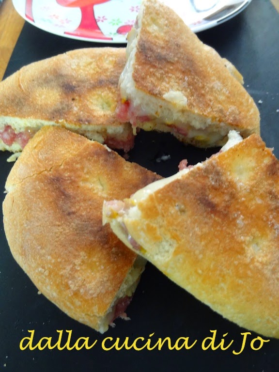 focaccia farcita