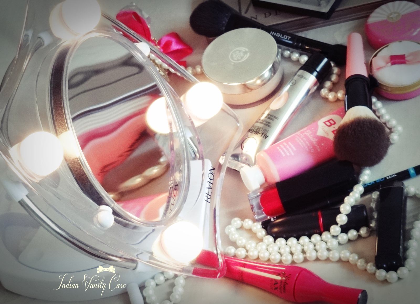 Indian Vanity Case: Revlon Hollywood Lighted Make-up Mirror ~ LOVE!