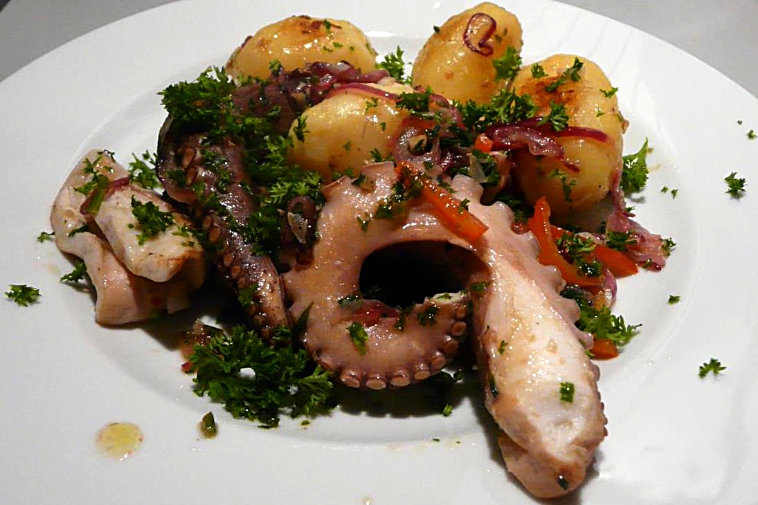 Kulinarische Welten Zu Fisch Und Meeresfrucht Pulpo Nach Dem Rezept Zieharmonika Kalmar Von Jamie Oliver
