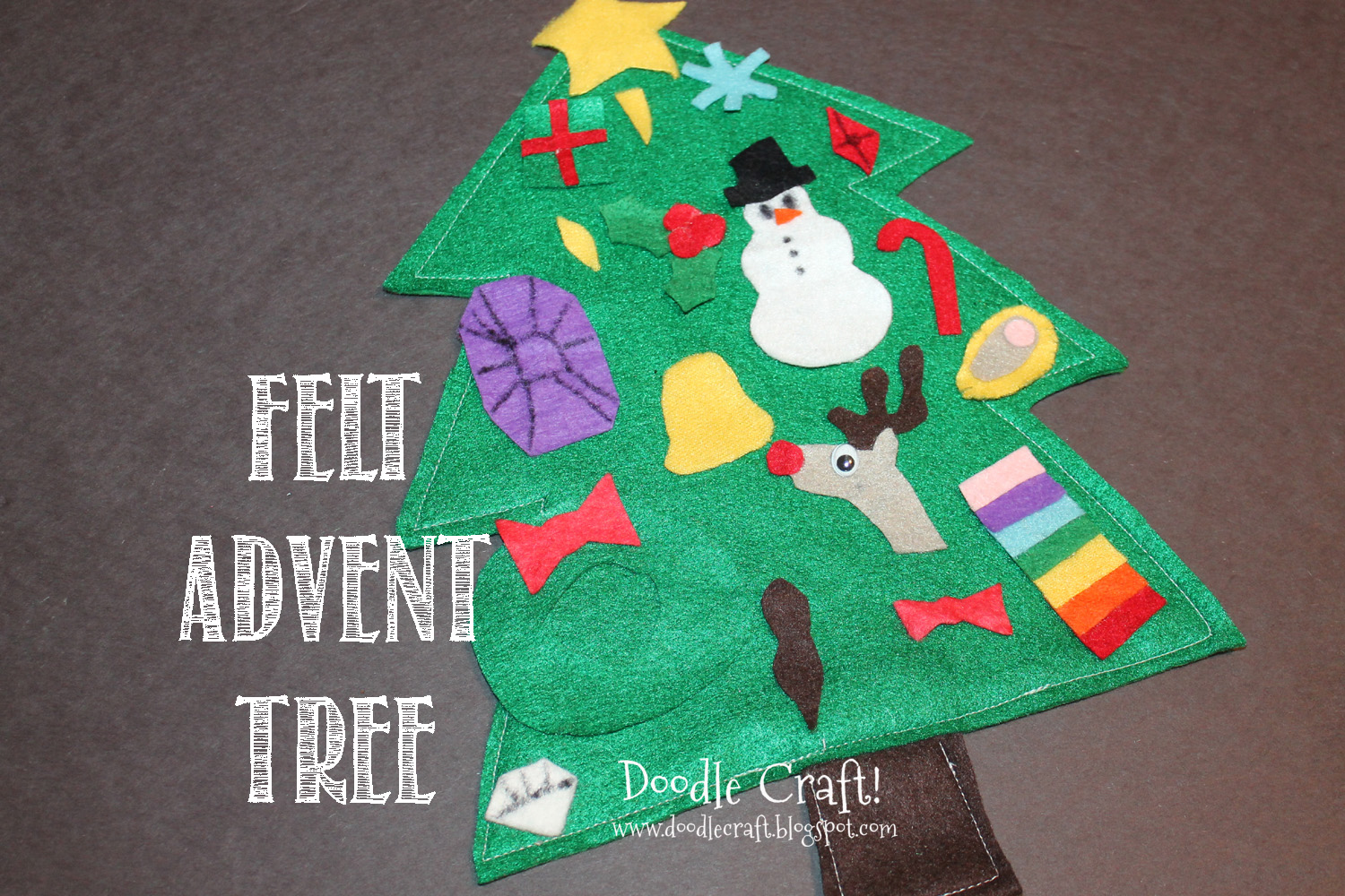 Doodlecraft: Christmas in July: Felt Advent Calendar