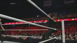 WWE RAW desde Chicago, Illinois 08/11/2014 Rollins+Flatliner+to+the+Turnbuckle