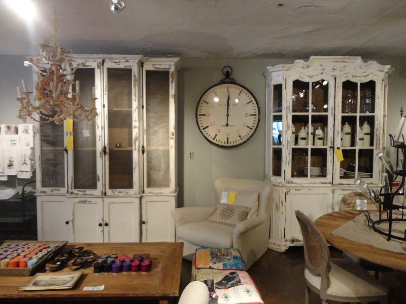 De Victoria's Armoire a chez moi / Vero Palazzo Home Deco