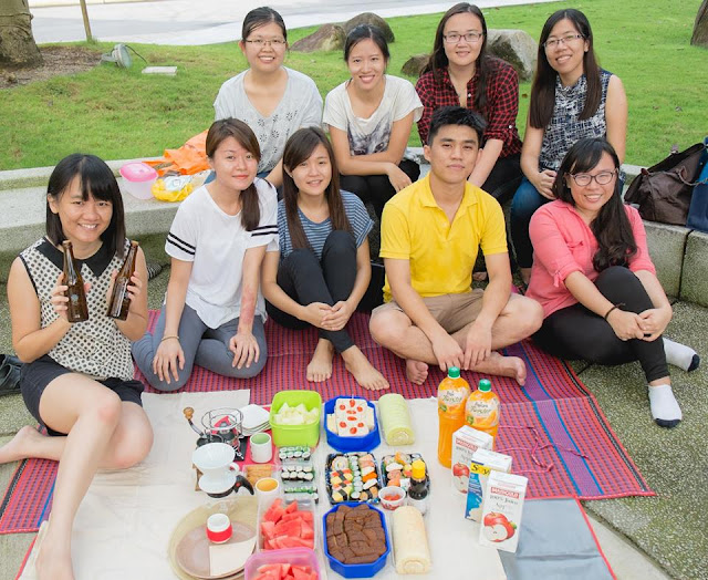 Picnic at Lake Gardens, Kuala Lumpur Picnic at Lake Gardens, Kuala Lumpur