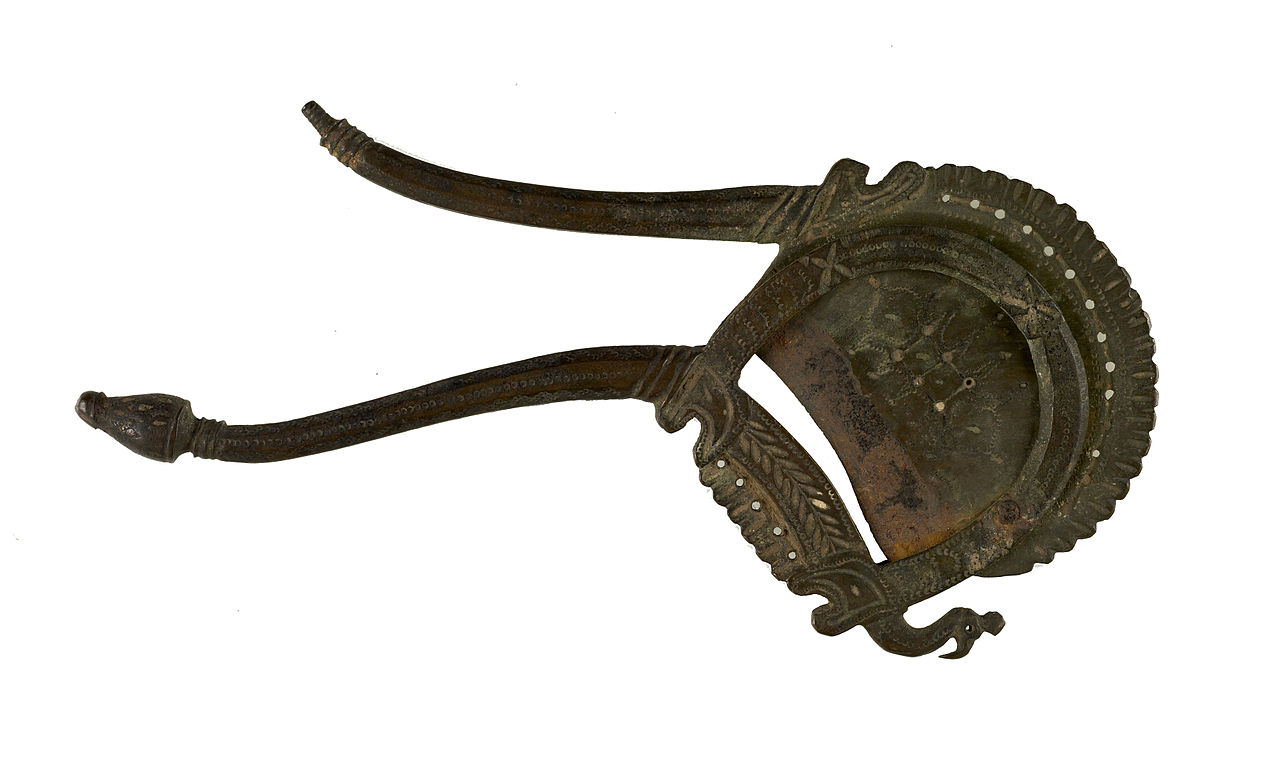 1280px-Indian_-_Betel-nut_Cutter_-_Walte