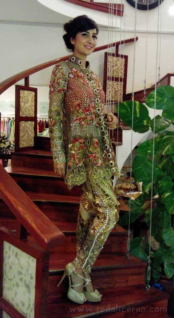 Areeba Model Ammara Khan, Collection, Pakistani Bridal, bridal couture pakistan, Wedding clothes in Pakistan, Ammara Khan Atelier, Ensemble, Couture, fashion, Fashion Blog, Embellished Clothes, Embellishement, dabka, bejwelled clothes, Leading fashion blog of Pakistan