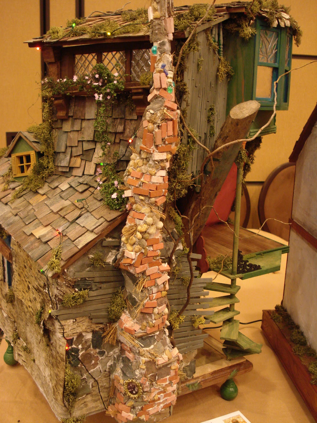 Custom Styled Dollhouse Kits Tom International Miniature Show