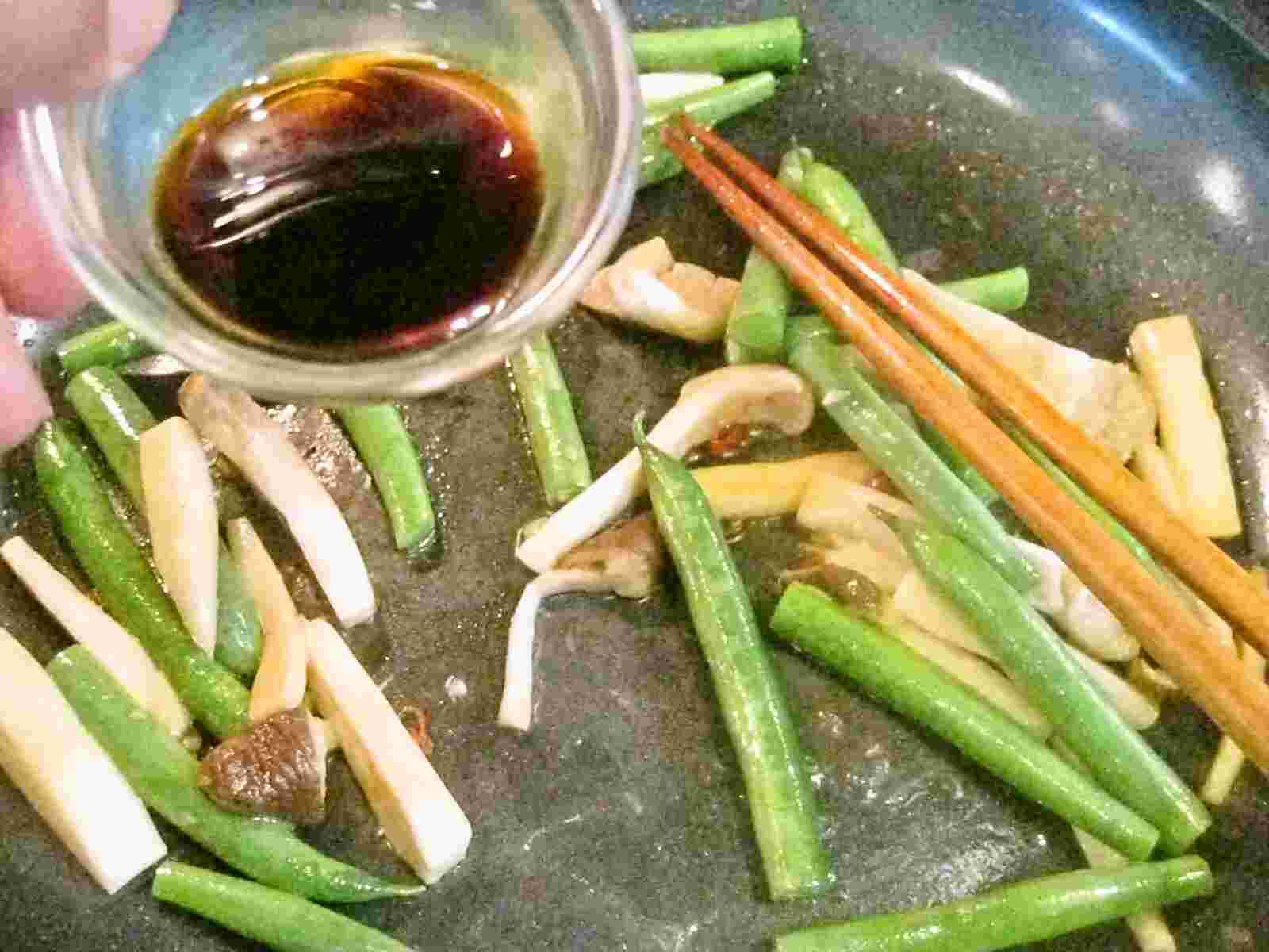 Recipes for Tom Ingen to eringi no kinpira / kinpira saute with green