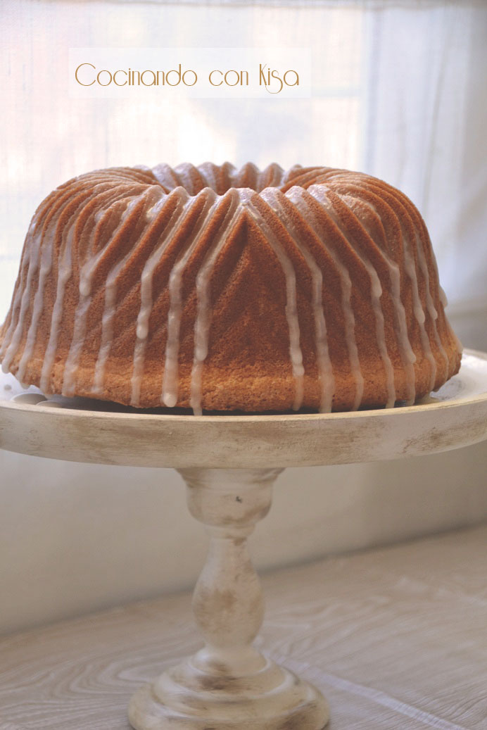 Cocinando con Kisa Bundt Cake con 7up (KitchenAid) y Stand Cake envejecido