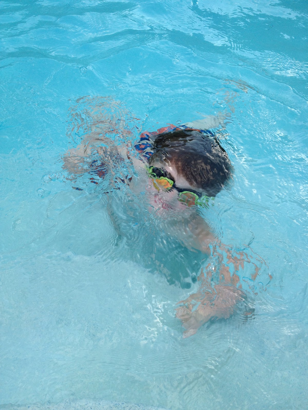 Boy enjoying swimming resort and meeting new friends, 22 @iMGSRC.RU