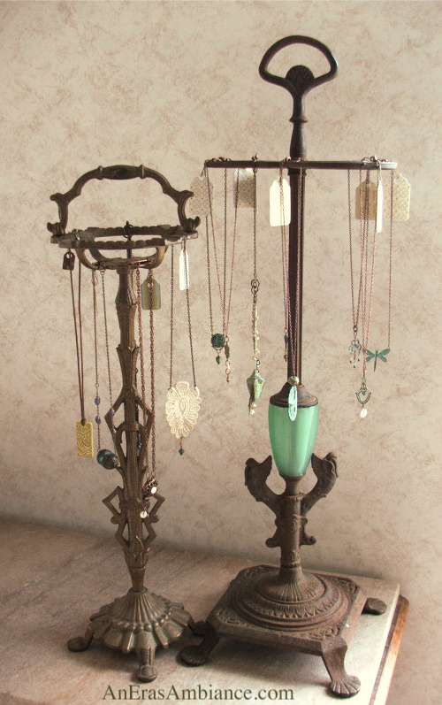 A Vintage Artist Finding "the" Upcycled Jewelry Display!
