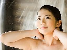 Ngintip+Cewek+Mandi+Telanjang Cewek Mandi Telanjang http://www.klipingkita.com/2011/02/manfaat-mandi ...