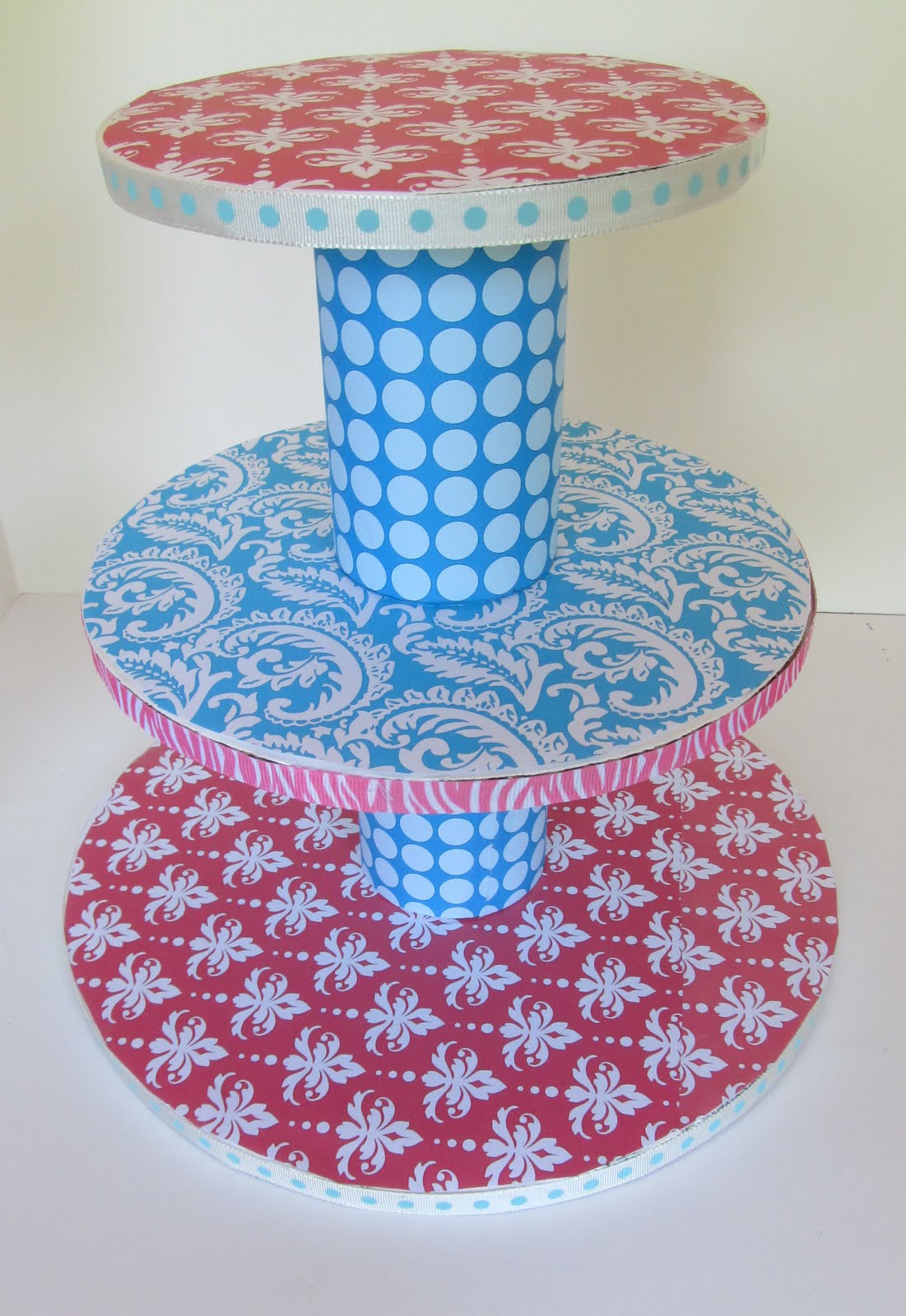 The Pastry Tip DIY Cupcake Stand