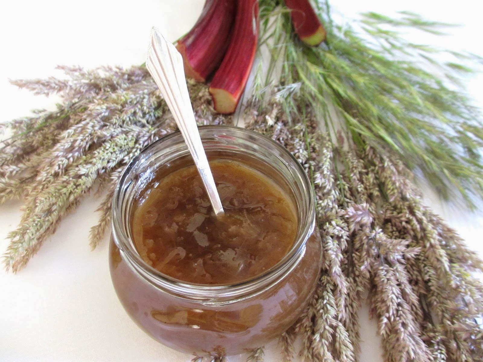 COOKING JULIA CONFITURE DE RHUBARBE À LA VANILLE