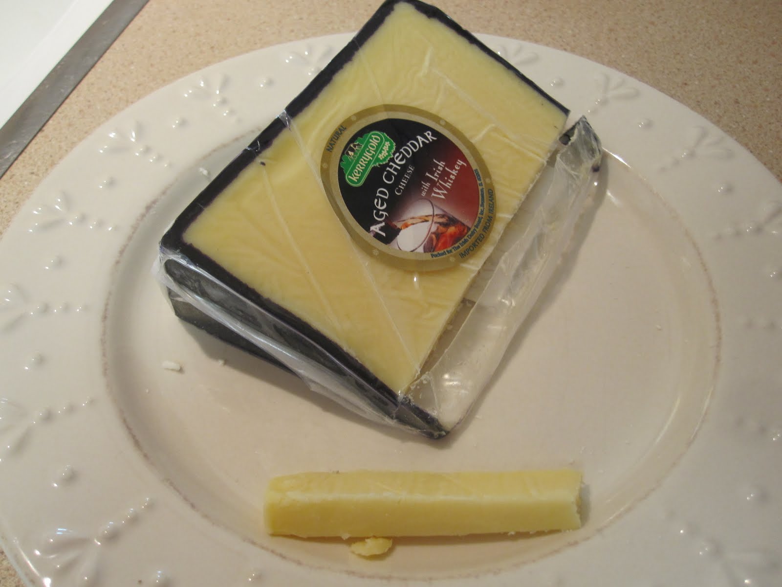 Cannundrums Cheese Myzithra, Cotswold and Aged Cheddar with Irish Whiskey