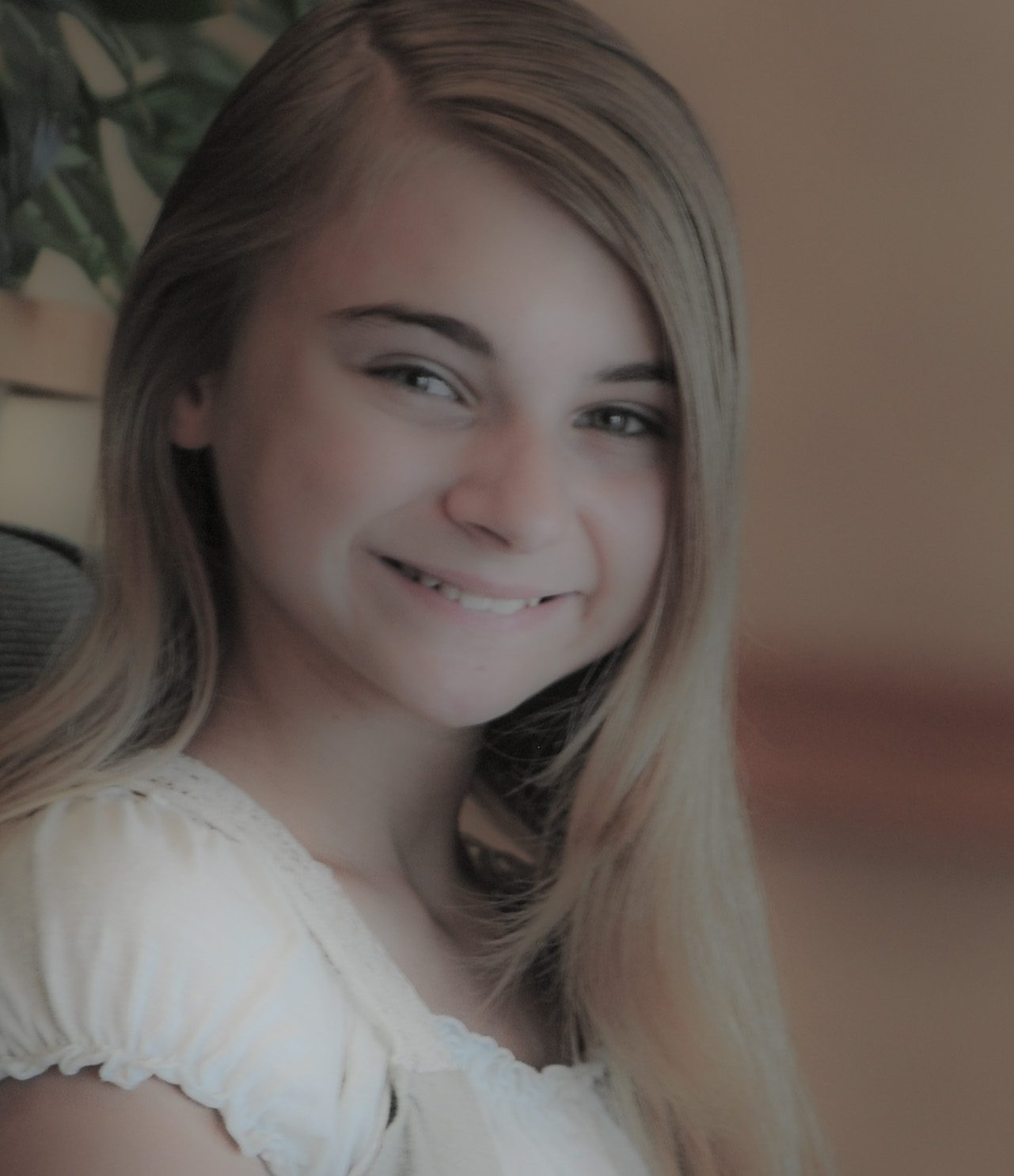 lauren wilkinson is one of the young actresses playing the generals granddaughter susan waverly in white christmas - Actresses In White Christmas lauren wilkinson is one of the young actresses playing the generals granddaughter susan waverly in white christmas - Actresses In White Christmas