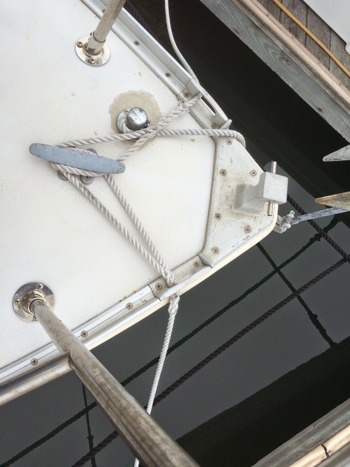 Nonsuch 22 Blueberry Dock slip Cat Catcher and set of eight docklines