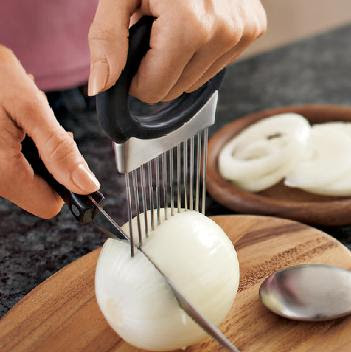 Essential Gadgets for Cutting Onions (12) 3