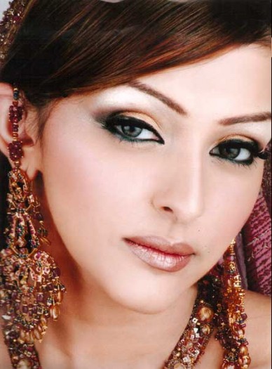 This is a Colorful South Asian south indian bridal makeup. This is a Colorful South Asian