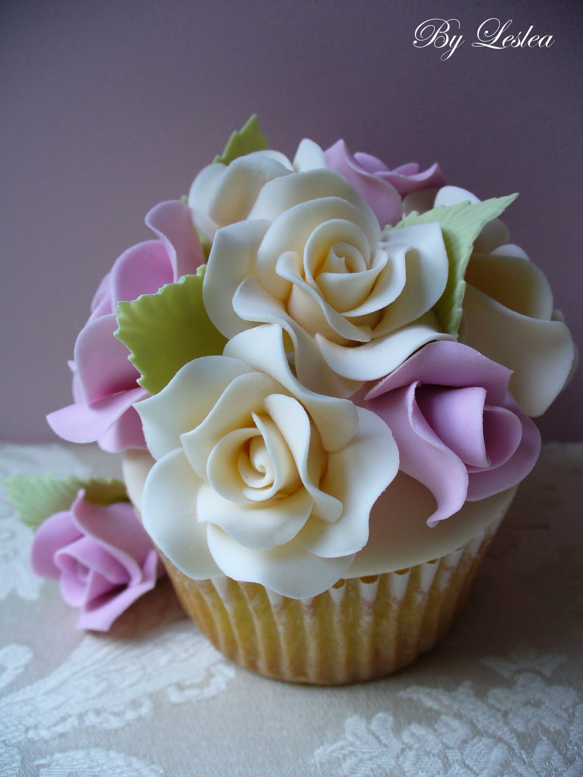 Leslea Matsis Cakes: Rose Garden Cupcake