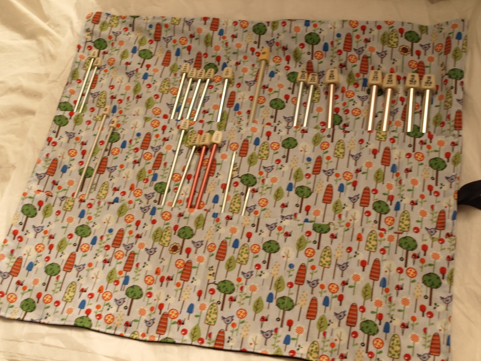 Cook Sew Smile: Roll Up Make Up Brush Pouch