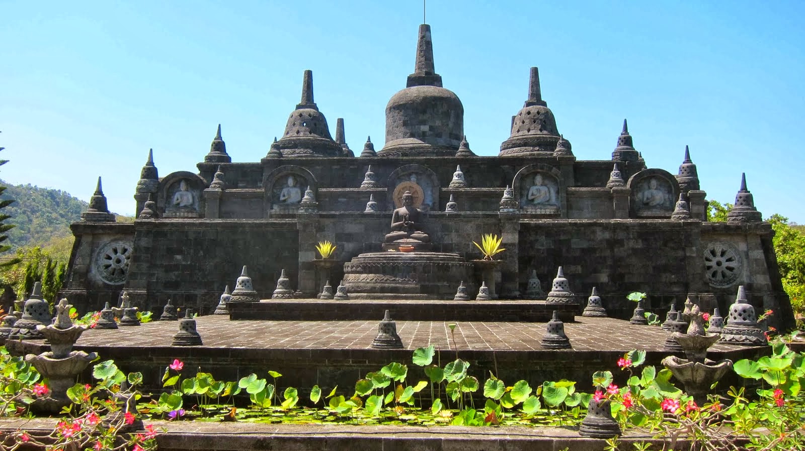 Brahma Viara Arama, le seul temple bouddhique de Bali