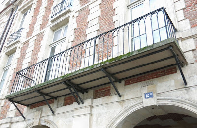 Balcon du 2bis place des Vosges à Paris