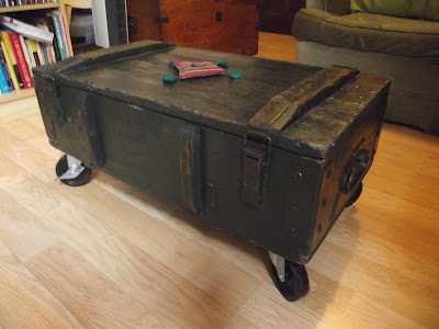 Habitat Indoors: Mesa Baúl Militar