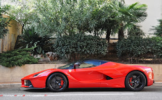 Erster Ferrari LaFerrari in Privatbesitz auf öffentlichen Straßen von Monaco gespotet