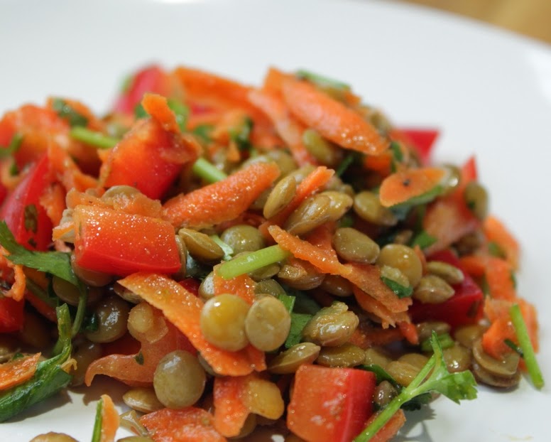 Salada de Lentilhas com Cenoura e Pimentão Salada de Lentilhas com Cenoura e Pimentão (vegana)