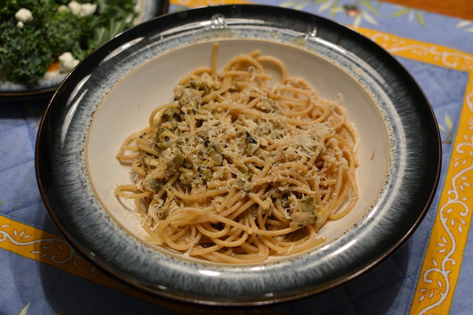 the eibls Rachael Ray's Linguini with White Clam Sauce