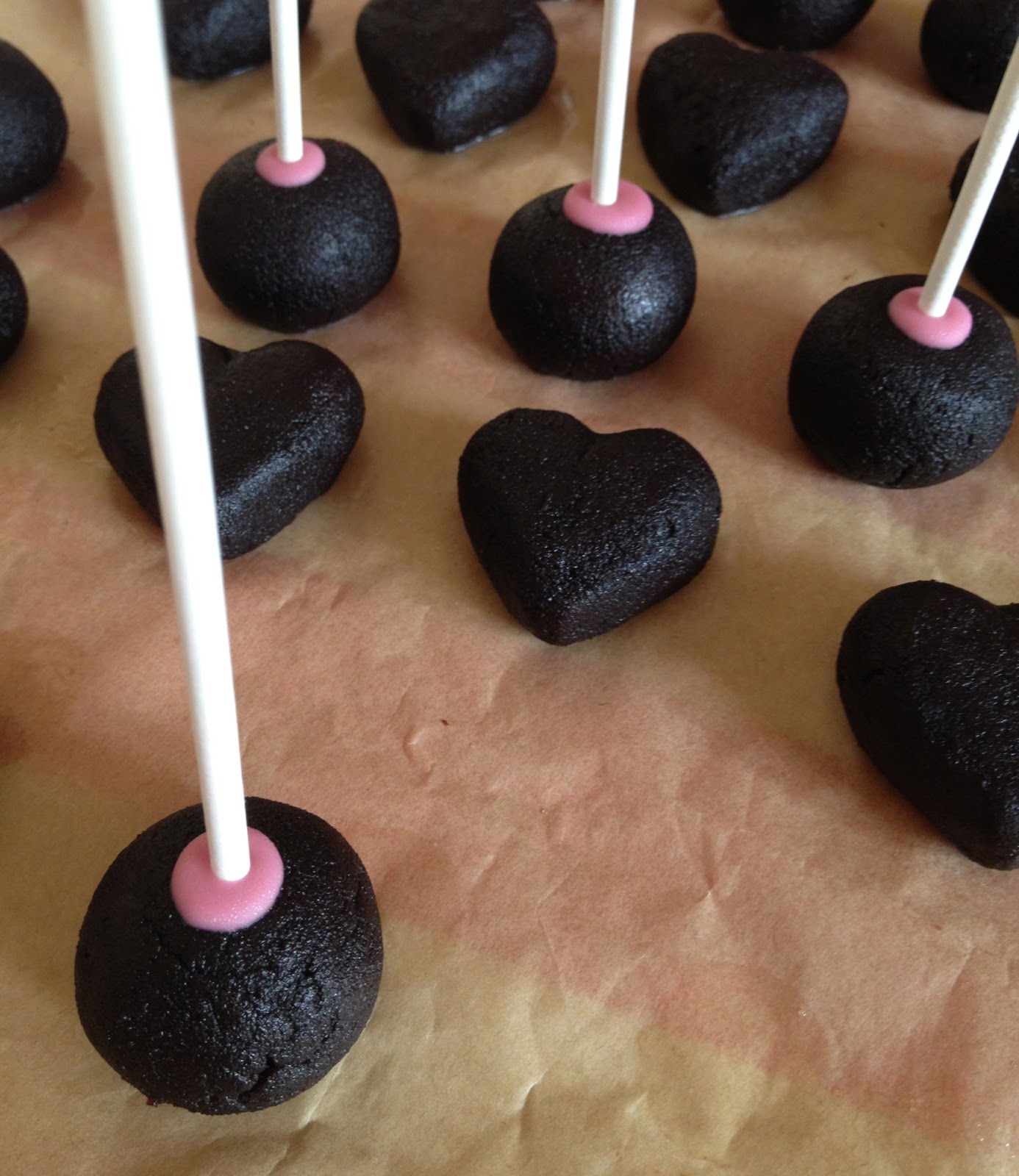Elaine's Sweet Life Making Cake Pops {Tutorial}
