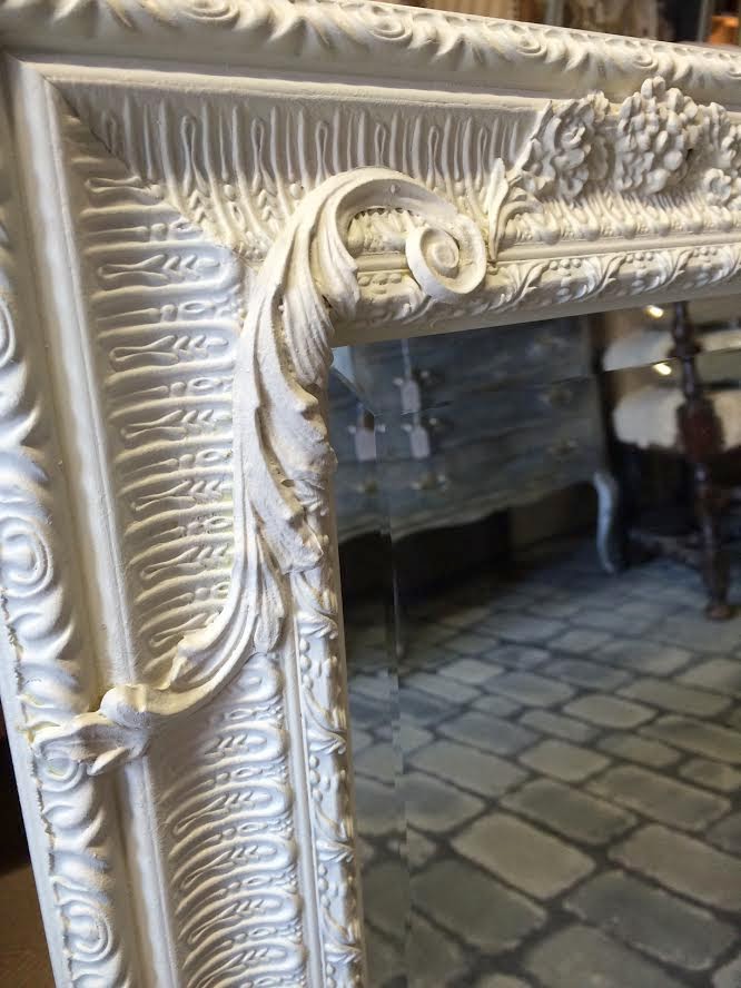 Maison Decor Embellishing mirrors with appliques