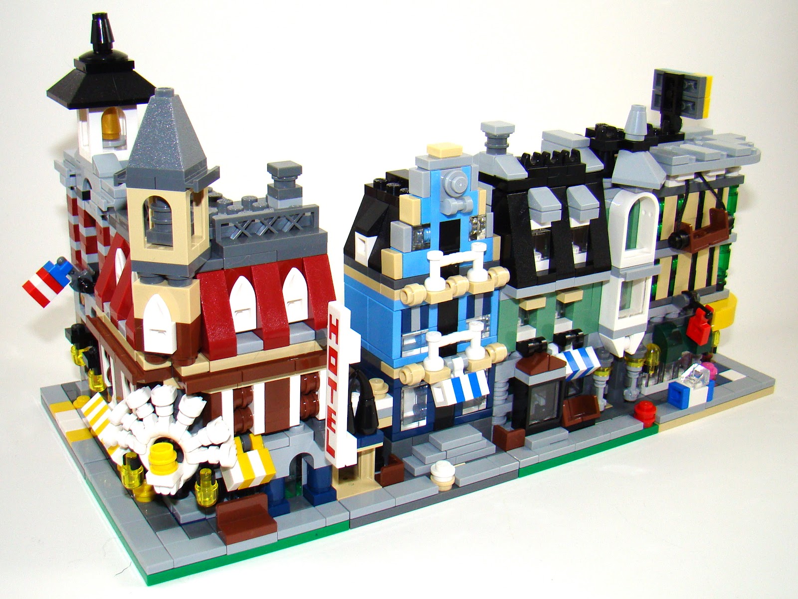 The Brick Collectors Review LEGO Mini Modulars VIP Exclusive (10230)