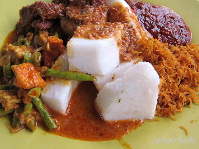 Lontong Kering @ Fatimah Nasi Campur in Hutan Bandar Lontong-Kering-Johor