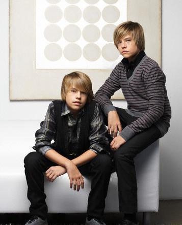 http://4.bp.blogspot.com/-RvTPM1vmE9A/TnKRlxyAu0I/AAAAAAAABBA/gvJ4BDlite8/s1600/Dylan%252B%252BCole%252BSprouse%252Baff188df34.jpg