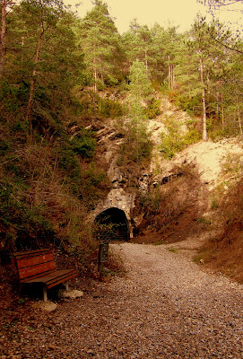 acceso mina riutort mina petroleo guardiola bergueda