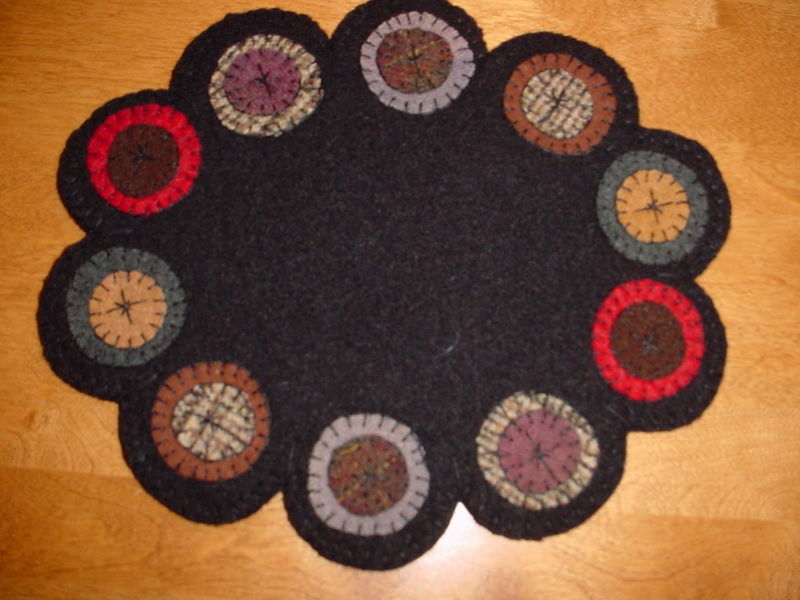 Leanne Harvest Moon By The Lake * Penny Rugs and Woolens