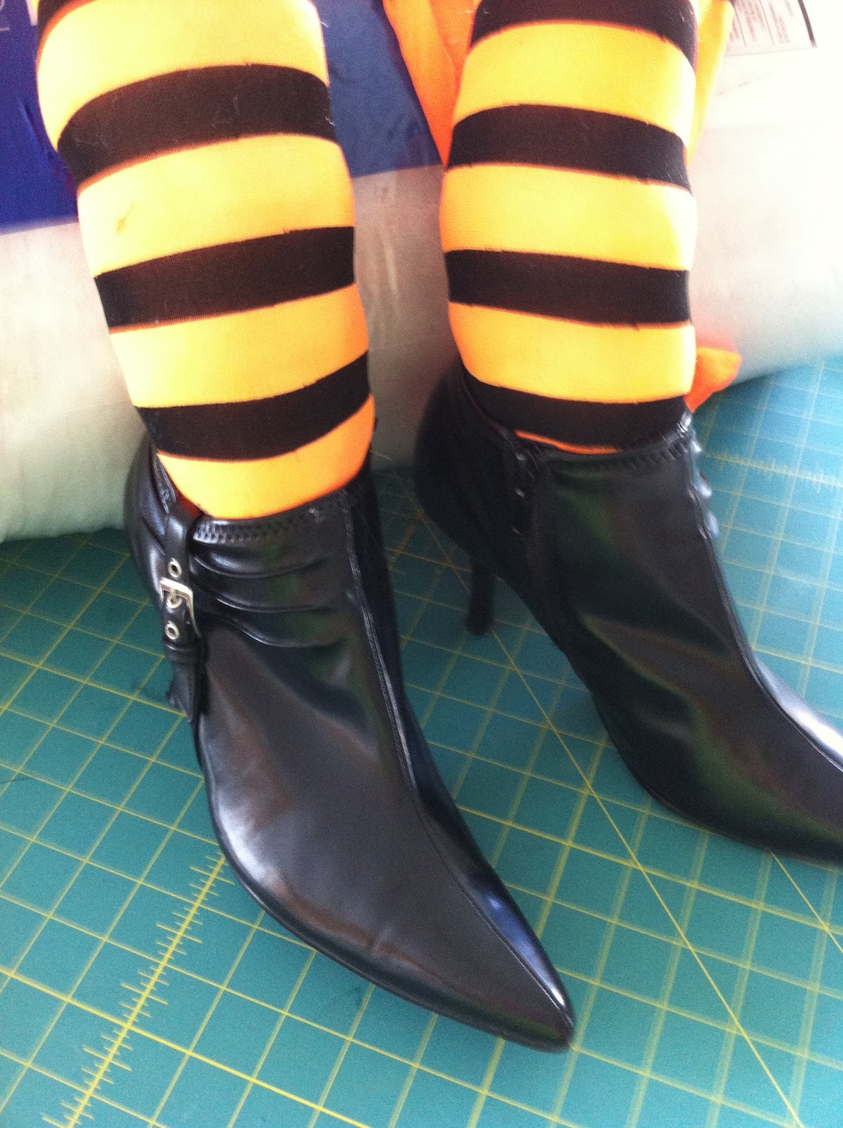 Material Girls Quilts Witches Boot Tutorial