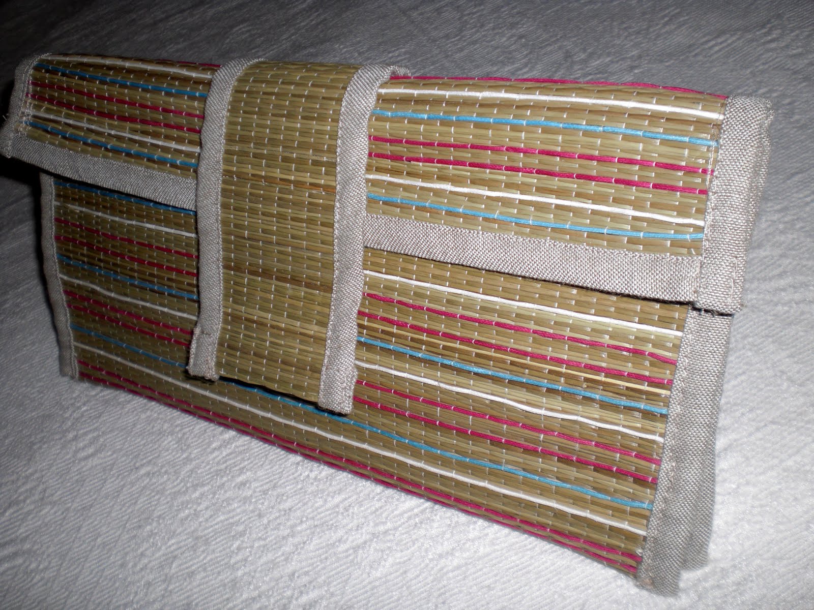 Maria Sewing From straw mat to straw clutch tutorial