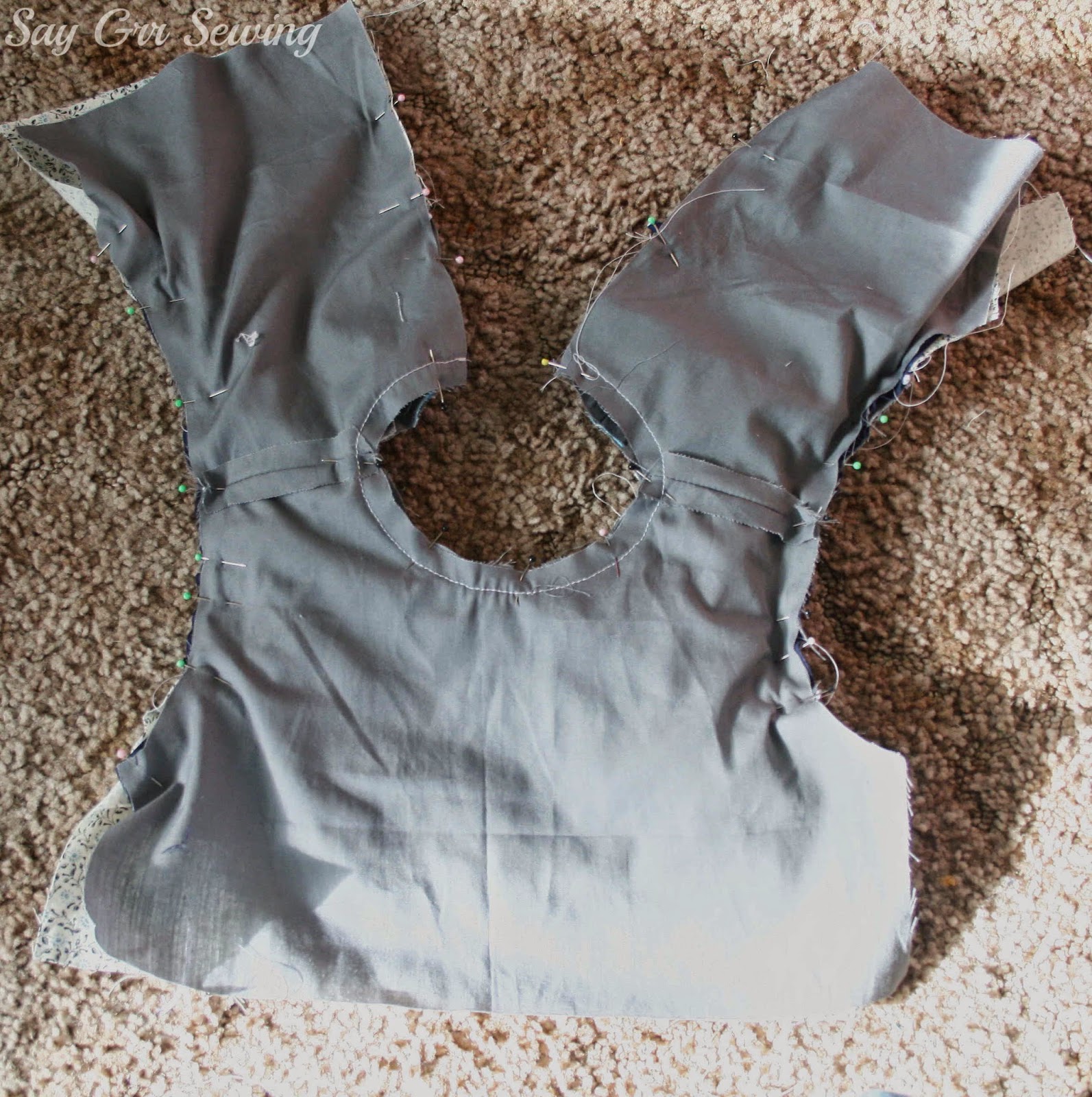 Say Grr Sewing Inserting UnLined Sleeves In A Lined Bodice Tutorial
