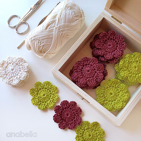 Crochet flower for a new project by Anabelia