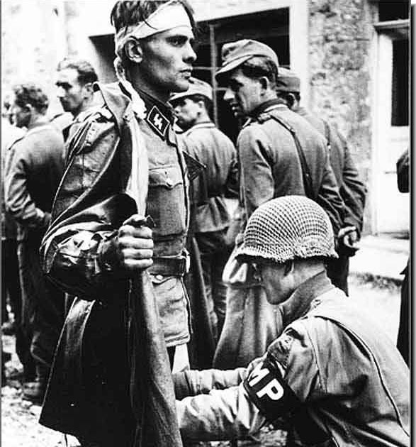 HISTORY IN IMAGES: Pictures Of War, History , WW2: Waffen 