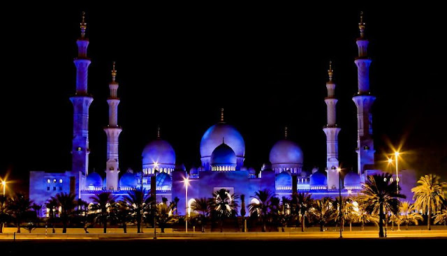 Masjid Agung Syeikh Zayed, Masjid Seluas 5 Lapangan Bola [ www.BlogApaAja.com ]