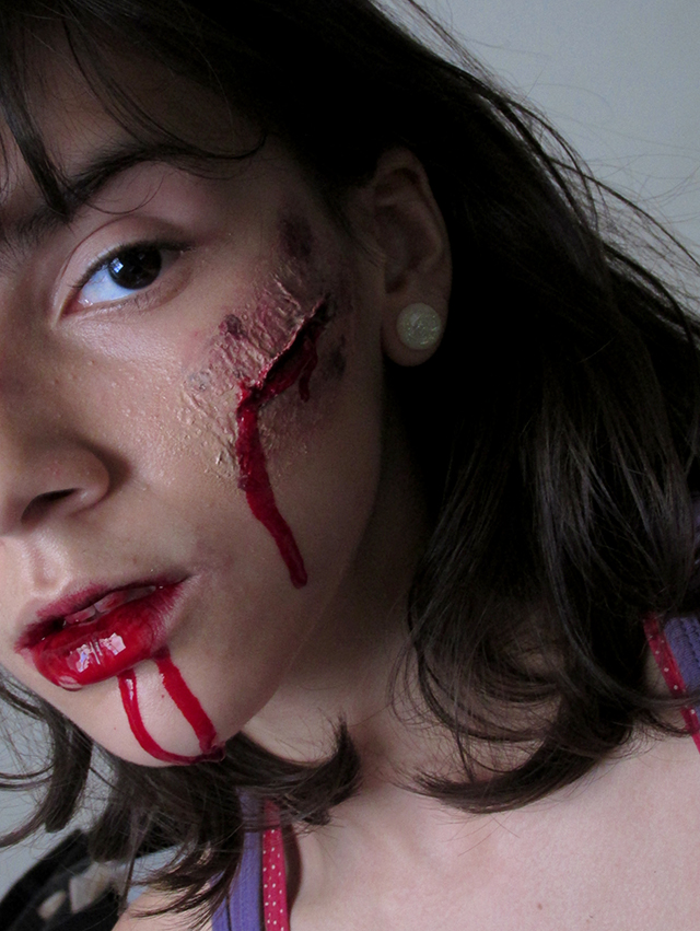 Tutorial: Ferimento de papel toalha para o Halloween 12