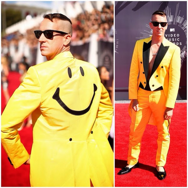 Jeremy Scott in yellow Moschino smiley face tuxedo at 2014 MTV VMAs