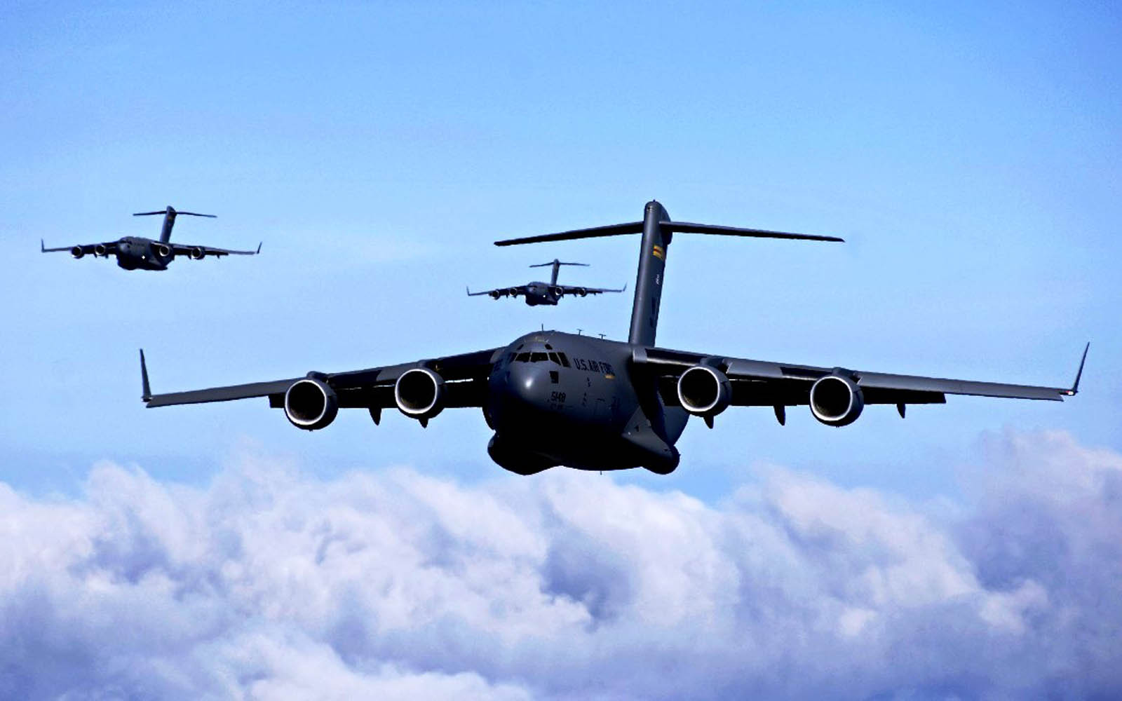 C-17 Globemaster In Action by Squadron / Signal 10231 C-17 Globemaster In Action by Squadron / Signal 10231