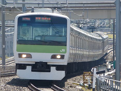 山手線　新宿・池袋方面行き