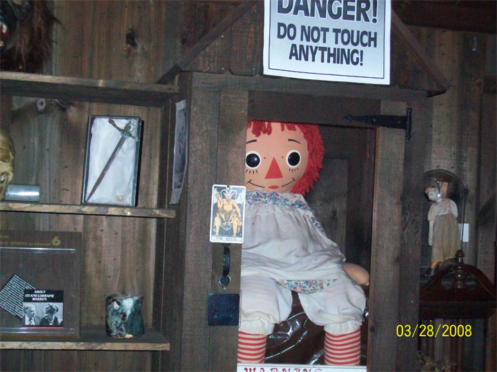A História Real de Annabelle, A Boneca Assombrada de Invocação do Mal [FATOS REAIS] A verdadeira história de Annabelle, A Boneca Assombrada