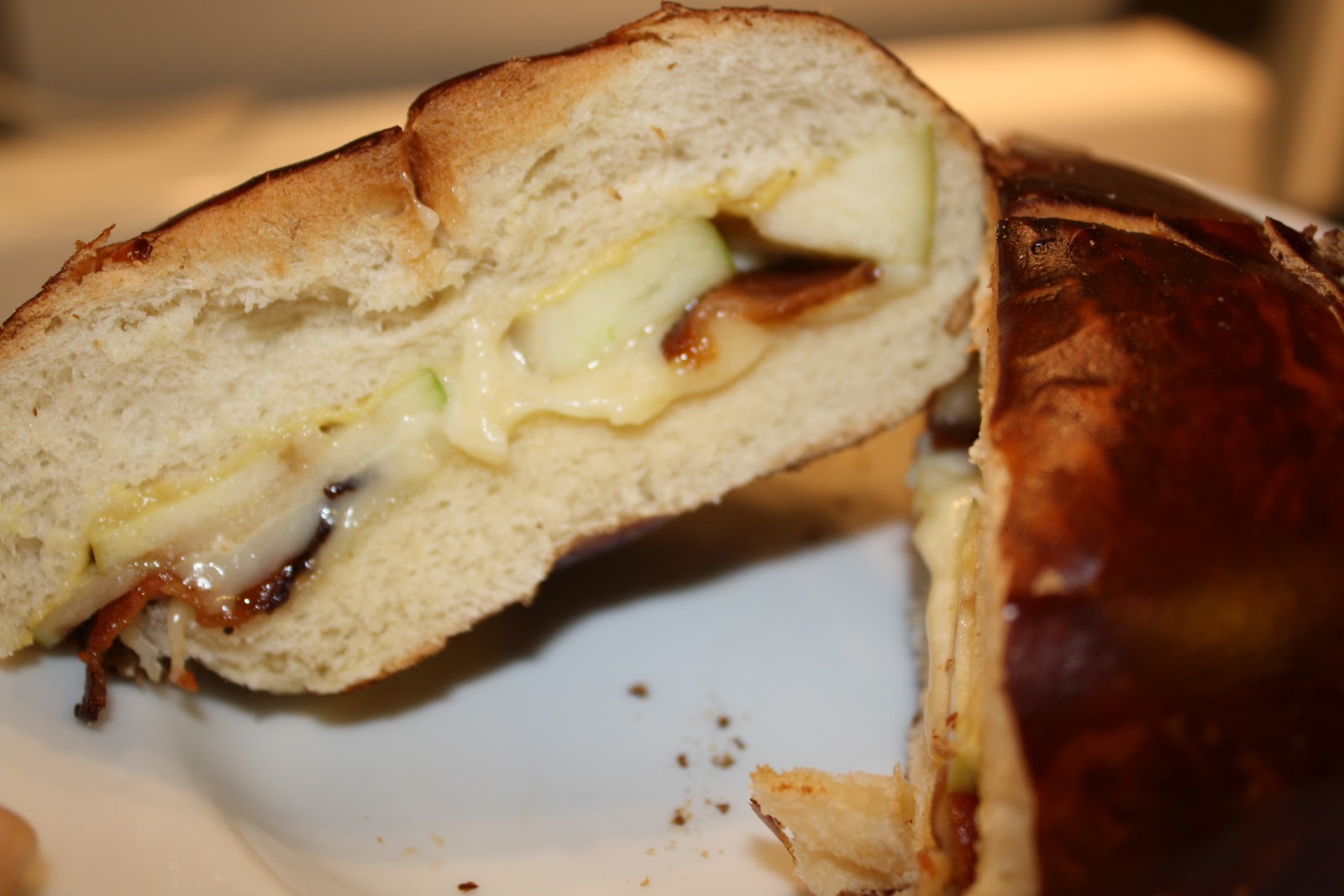 Hot Dinner Happy Home Grilled Cheese with Apples and Bacon