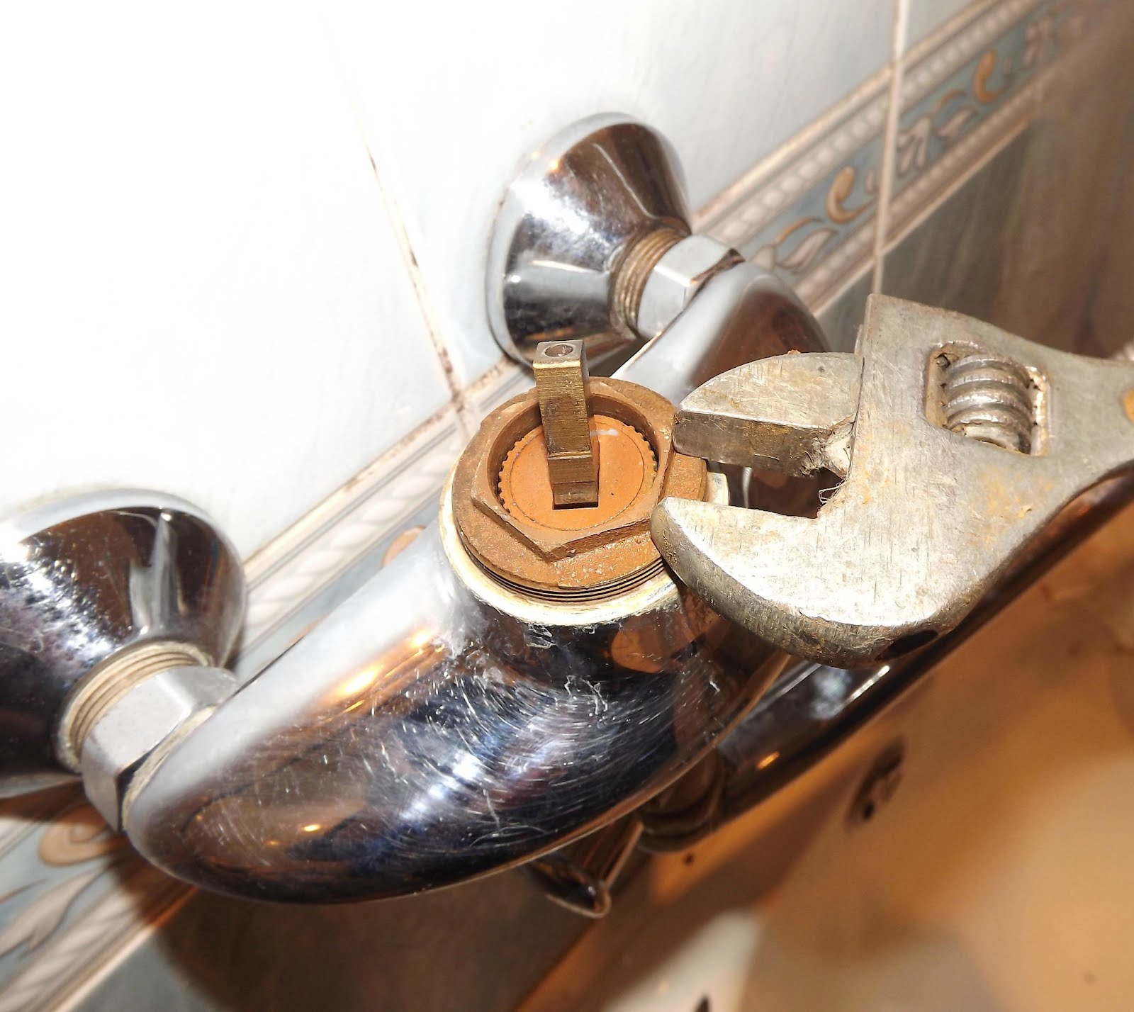 bathroom repair: how to fix leaky faucet